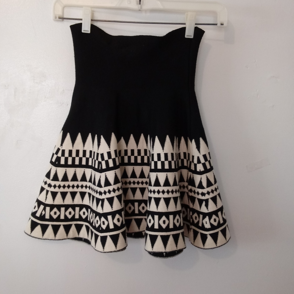 Connection 18 Skirt - Picture 2 of 5
